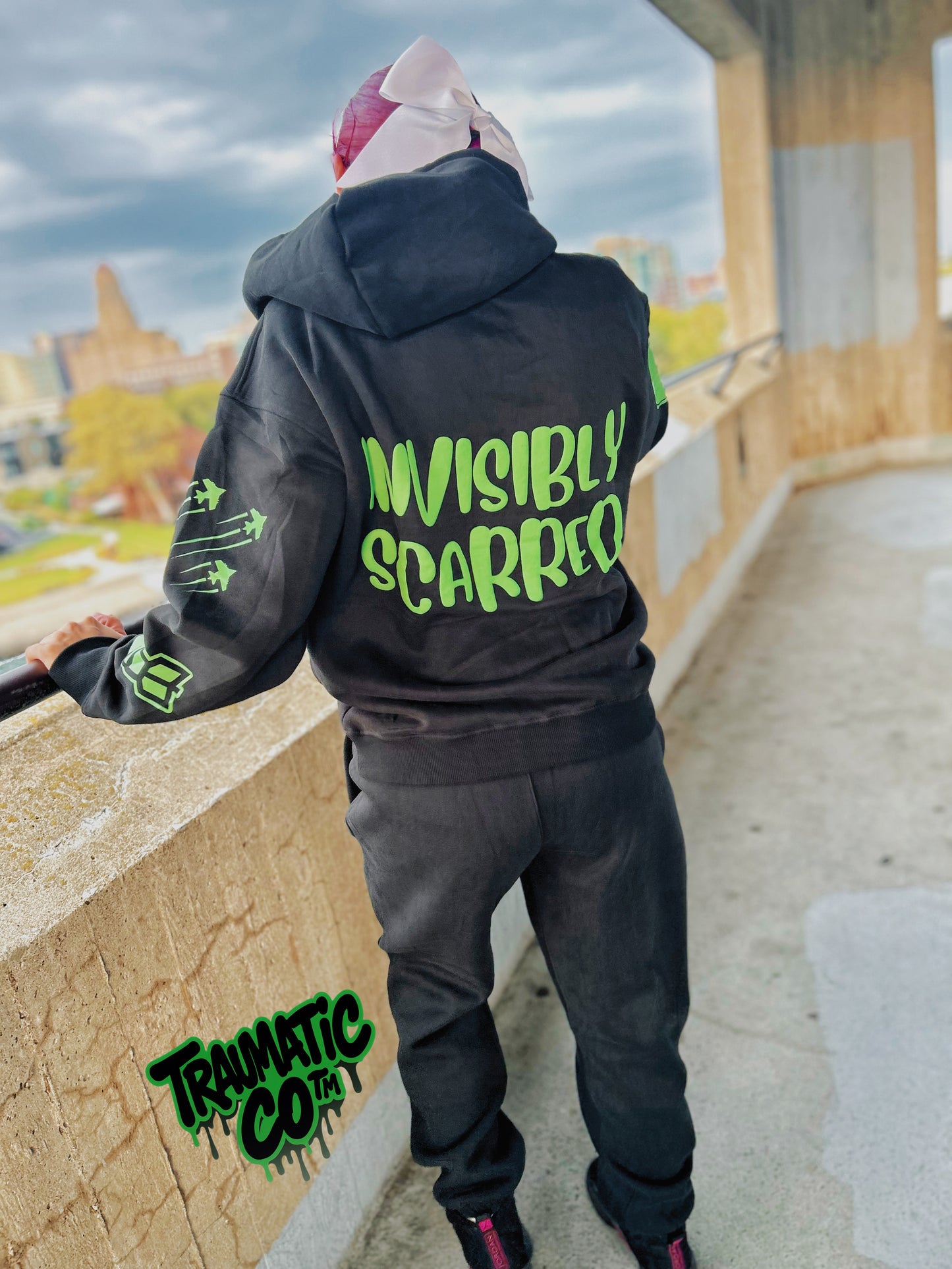 Invisibly Scarred Premium Sweatsuit Black